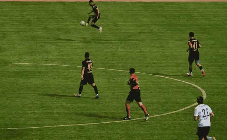 İstiklalspor-Ankara Demirspor Maçında İkinci Yarı Başladı