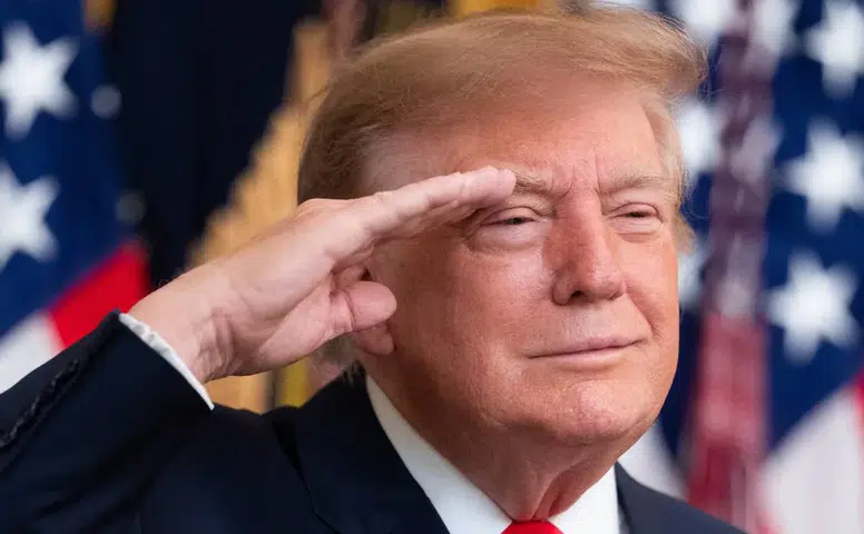 Trump’tan Putin Görüşmesi Sonrası 300 Bin Ton Dizel Açıklaması