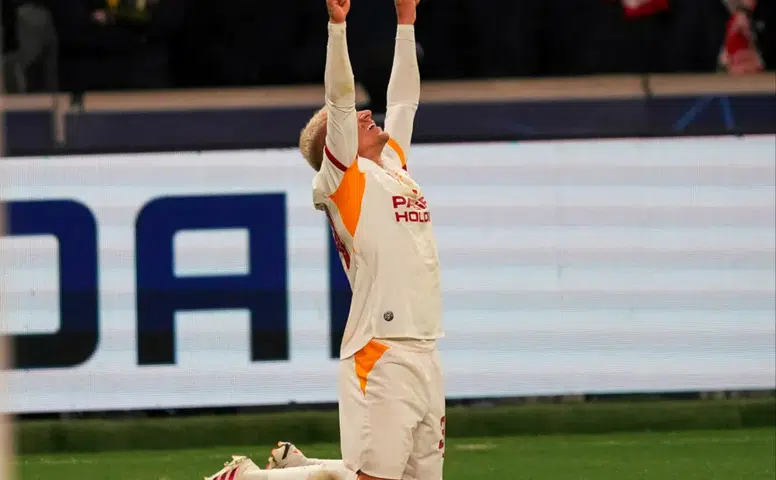 Aslan Fransa’da Tarih Yazdı