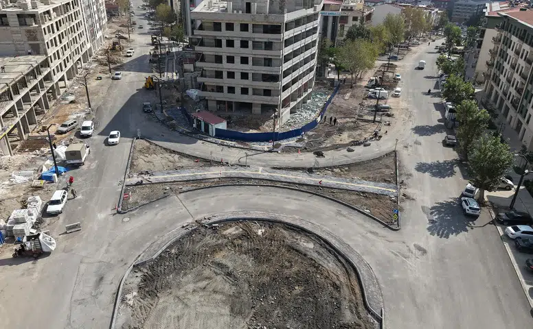 Kahramanmaraş'ta Müftülük Meydanı Kavşağı'nda trafik akışı yeniden düzenleniyor!