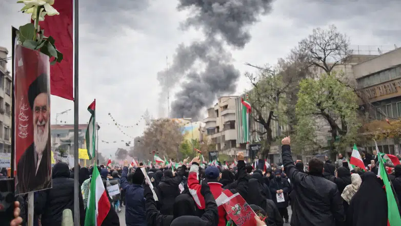 İran’da Kudüs Günü Yürüyüşü Saldırıların Gölgesinde Yapıldı