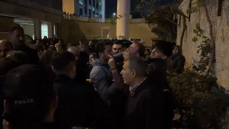 Kahramanmaraş’ta Hastane Önünde Gerilim