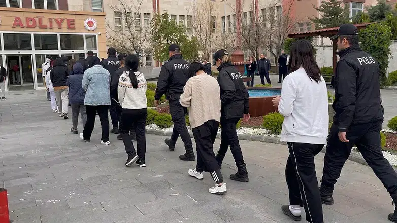 8 İlde Dev Operasyon: Çok Sayıda Gözaltı Ve El Koyma