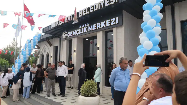 Onikişubat’ta Kale Gençlik Merkezi Hizmete Girdi