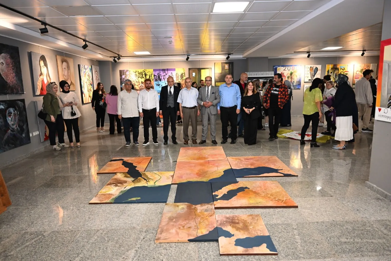 Ksude 10 Yil Mezuniyet Sergisi Duzenlendi2