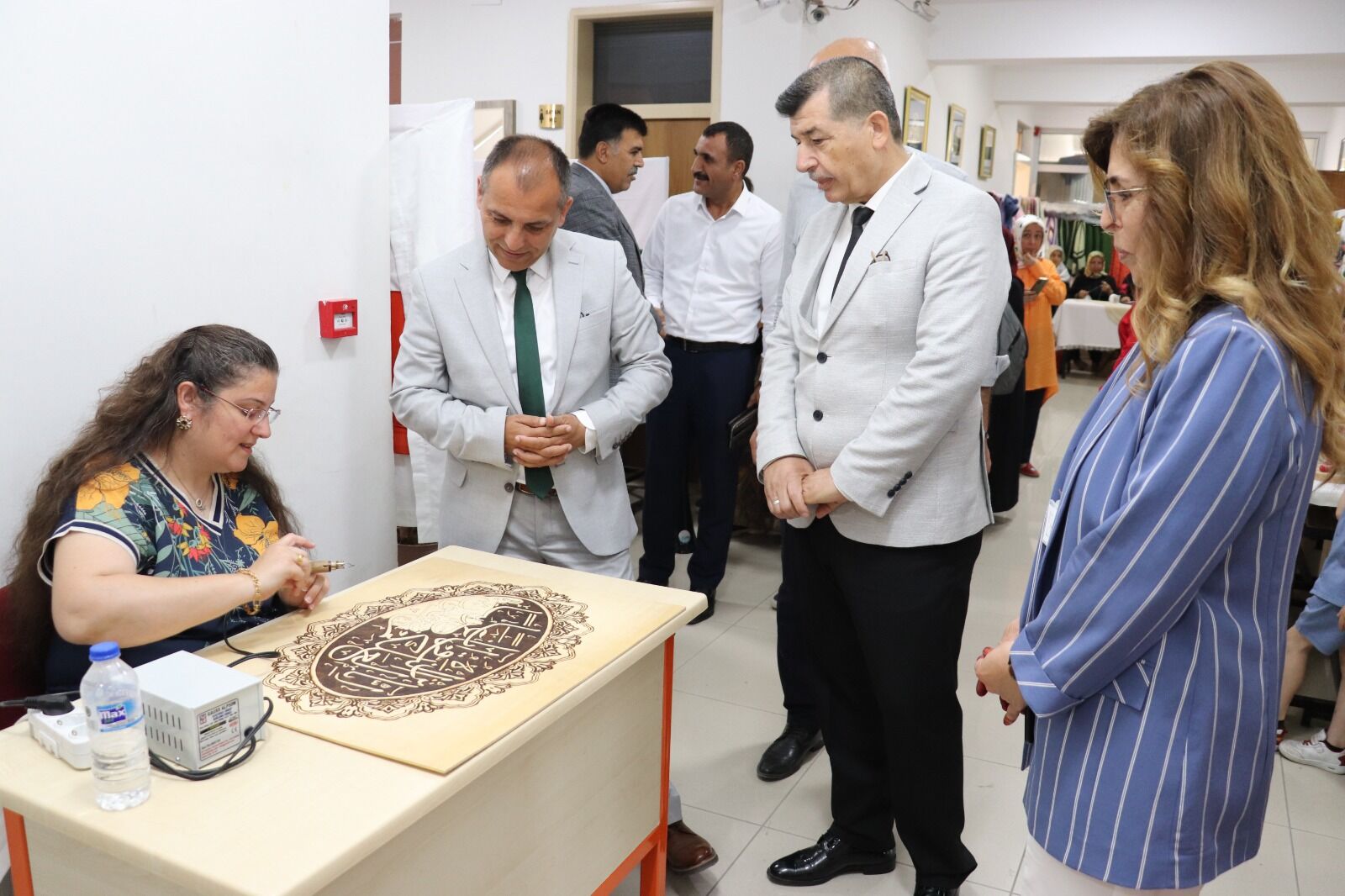 Dulkadiroğlu Halk Eğitimi Merkezi’nde Geleneksel Yıl Sonu Sergisi Coşkuyla Açıldı1