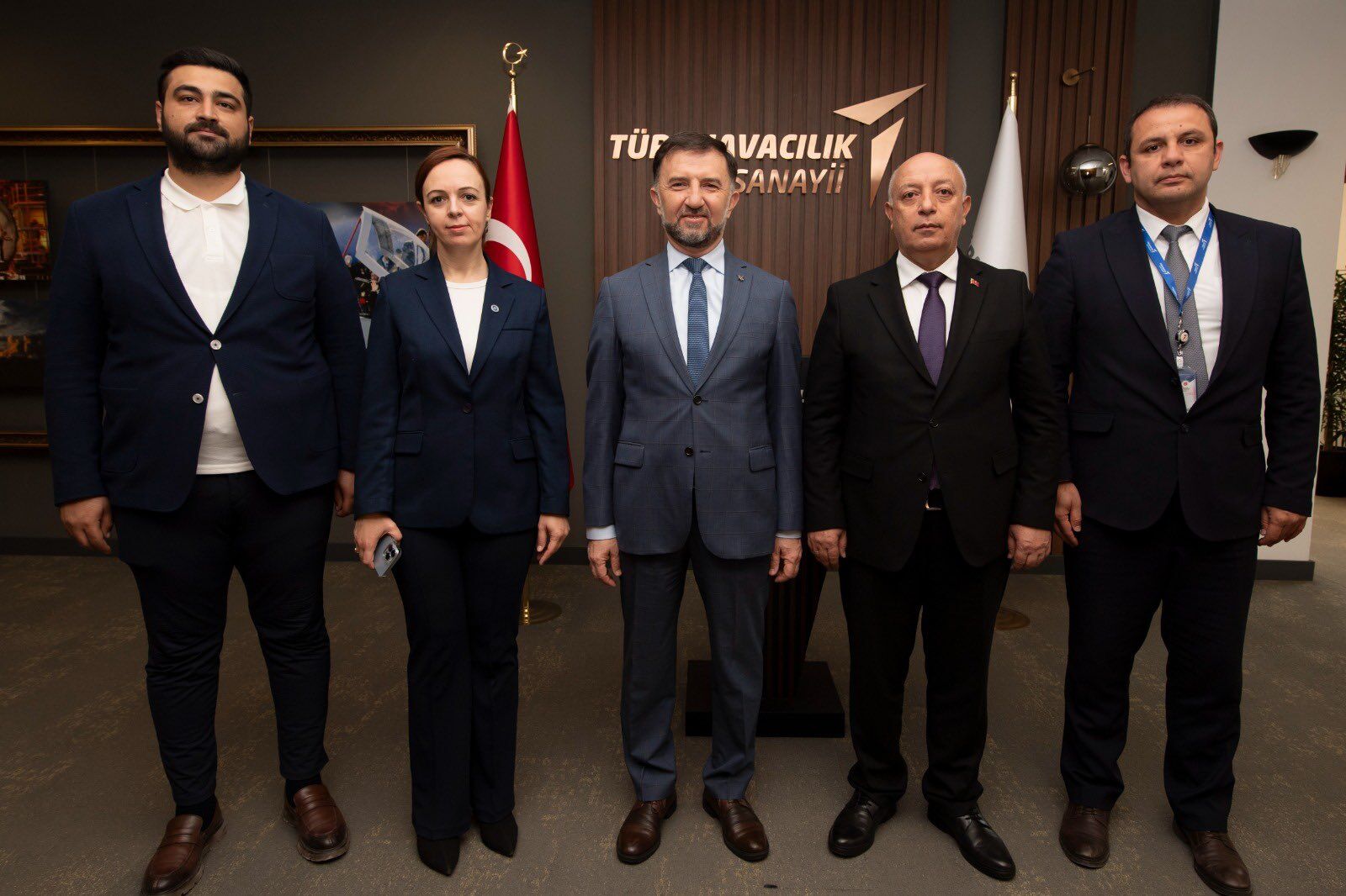 Gq W Qxkj X U A A C A T