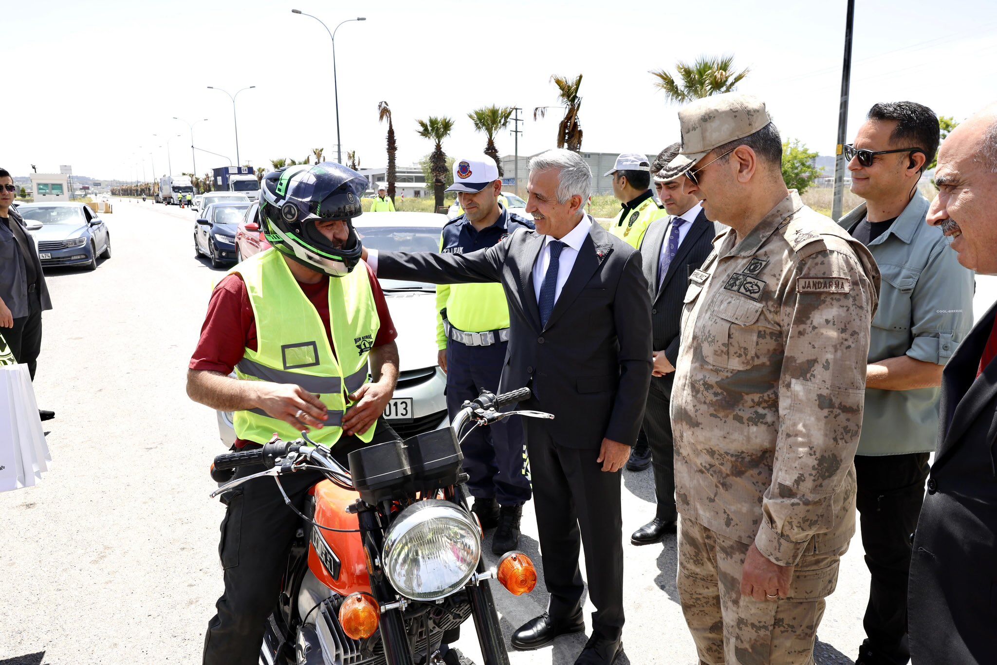 Gqla2U J X0 A E N T H Q