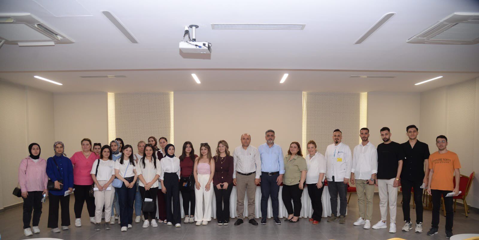 Gri Q C Ao W E A Amq V