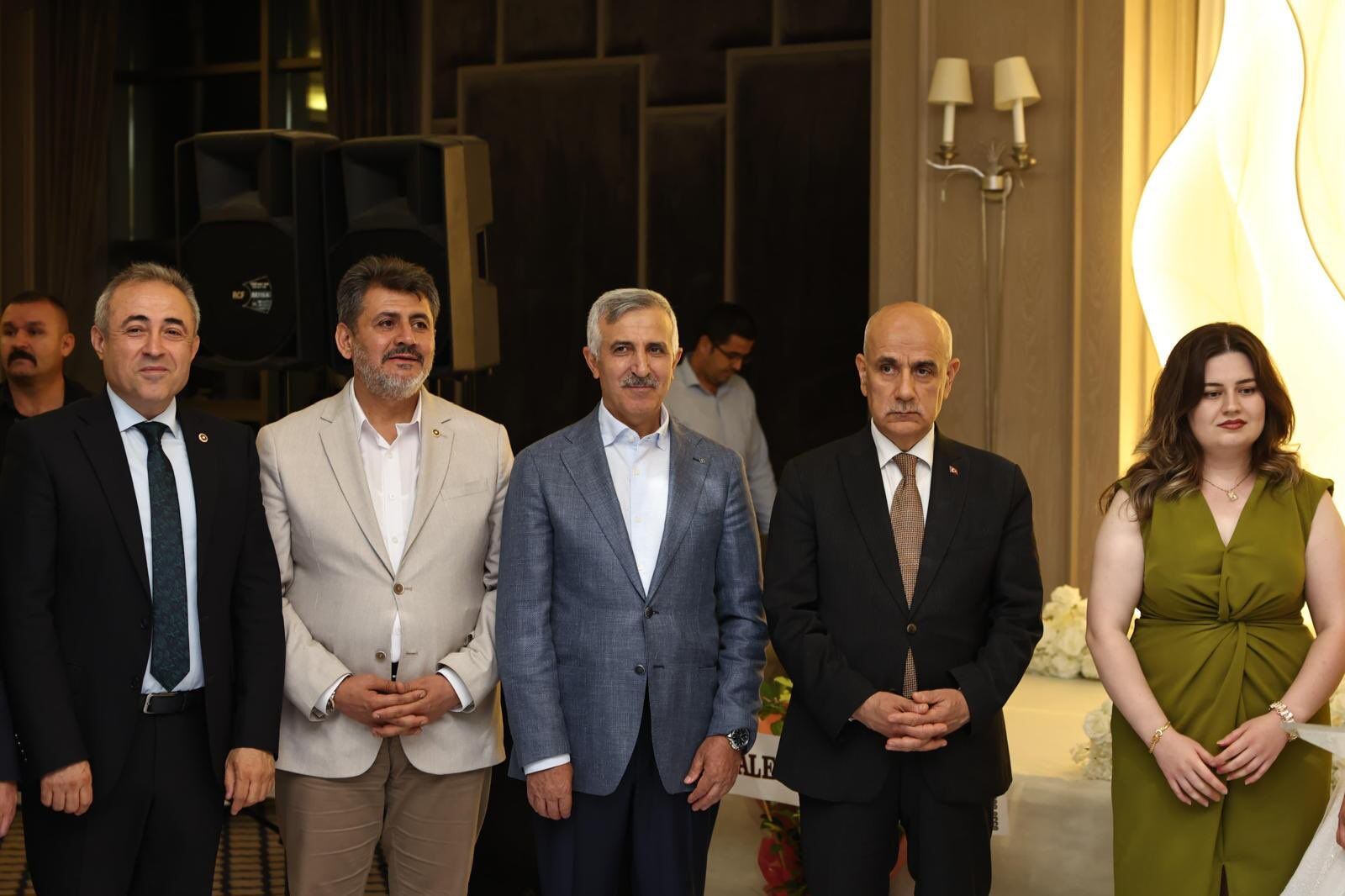 Kahramanmaraş Valisi Ünlüer, Belediye Danışmanının Düğününe Katıldı