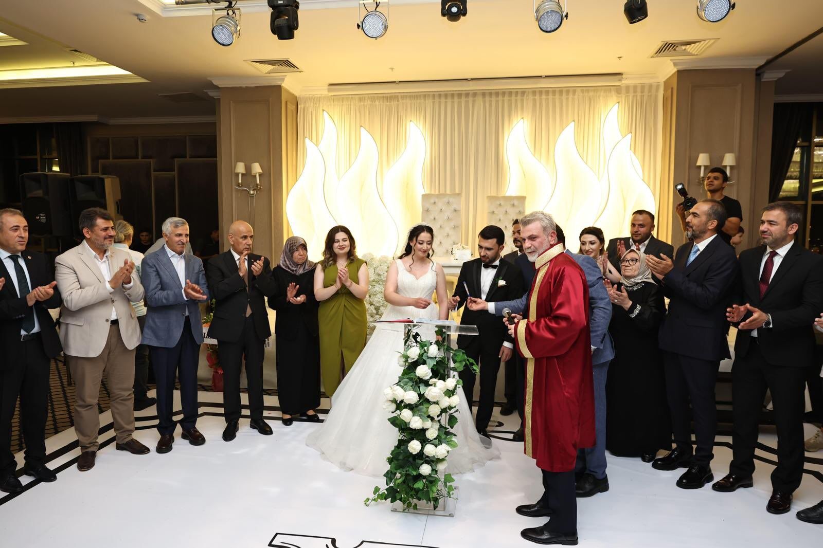 Kahramanmaraş Valisi Ünlüer, Belediye Danışmanının Düğününe Katıldı2