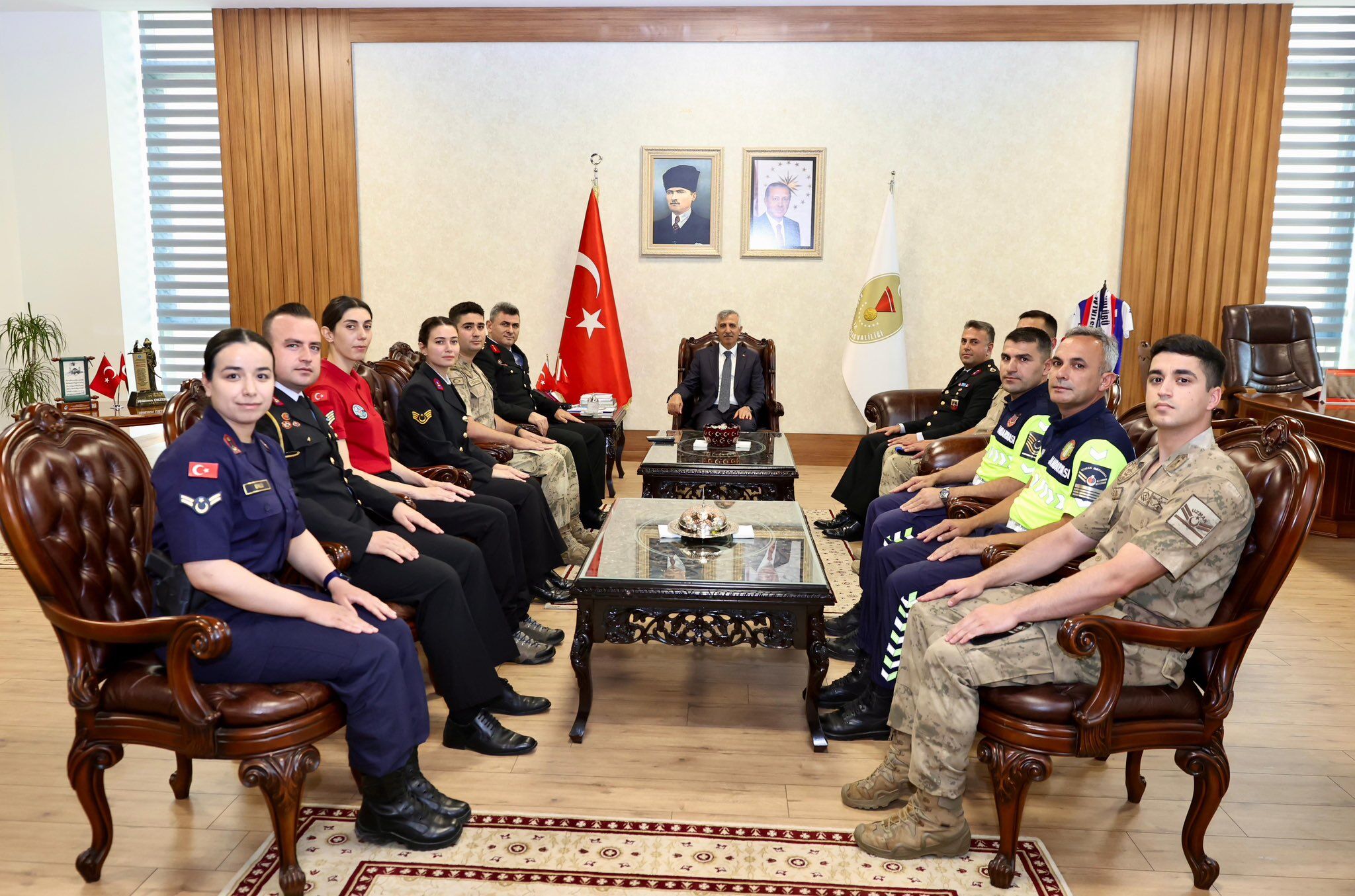 Kahramanmaraş’ta Jandarma’dan Vali Ünlüer’e 186. Yıl Ziyareti1