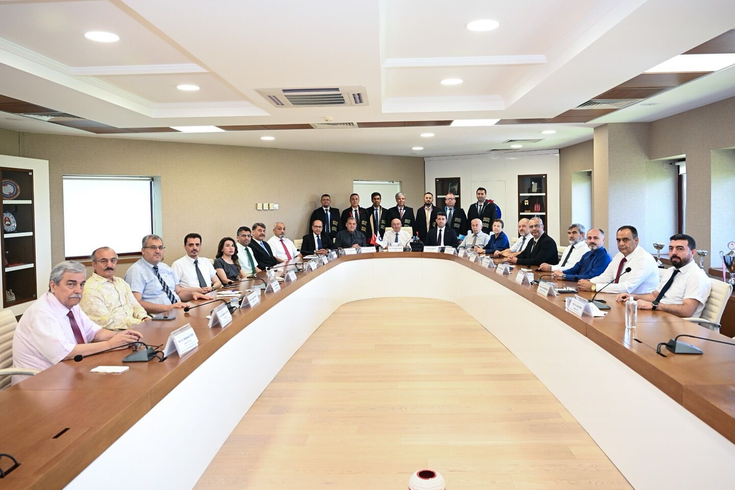 516189553 18466628998073460 4550148952854224719 N