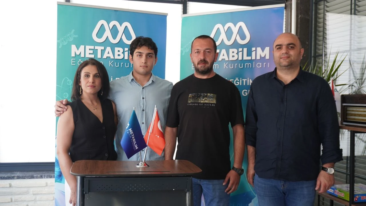 Depreme Direnen Başarı Kahramanmaraşlı Öğrenci Türkiye 5’Incisi Oldu1