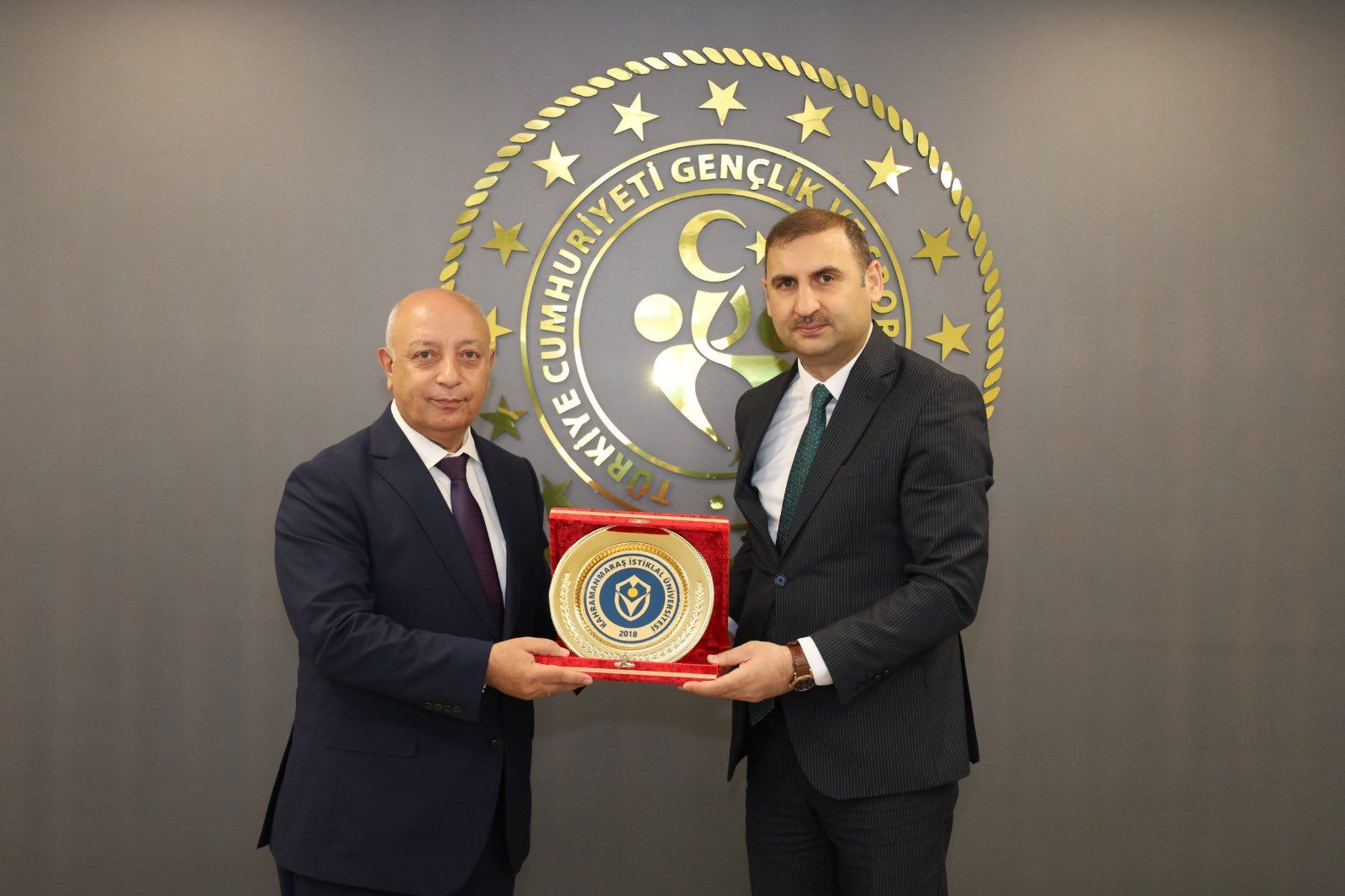 Gu79 K N Y W I A I3Q Oh