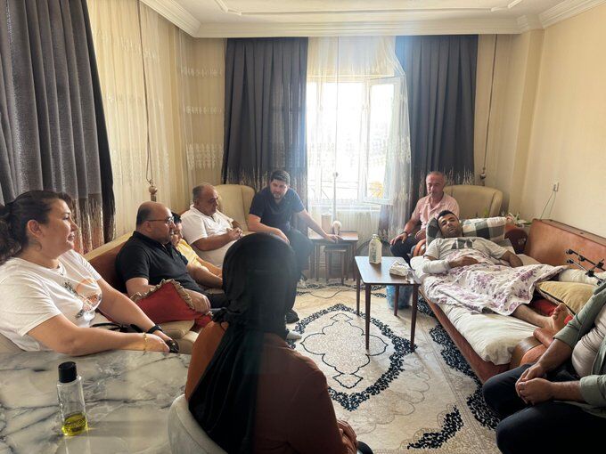 Gx G Q V4F W A A A Ydrb