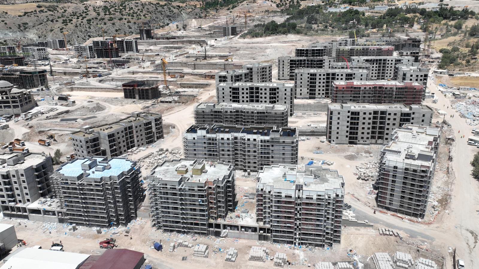 Kahramanmaraş Güneşevler'de Yeniden Yapılanma Devam Ediyor3