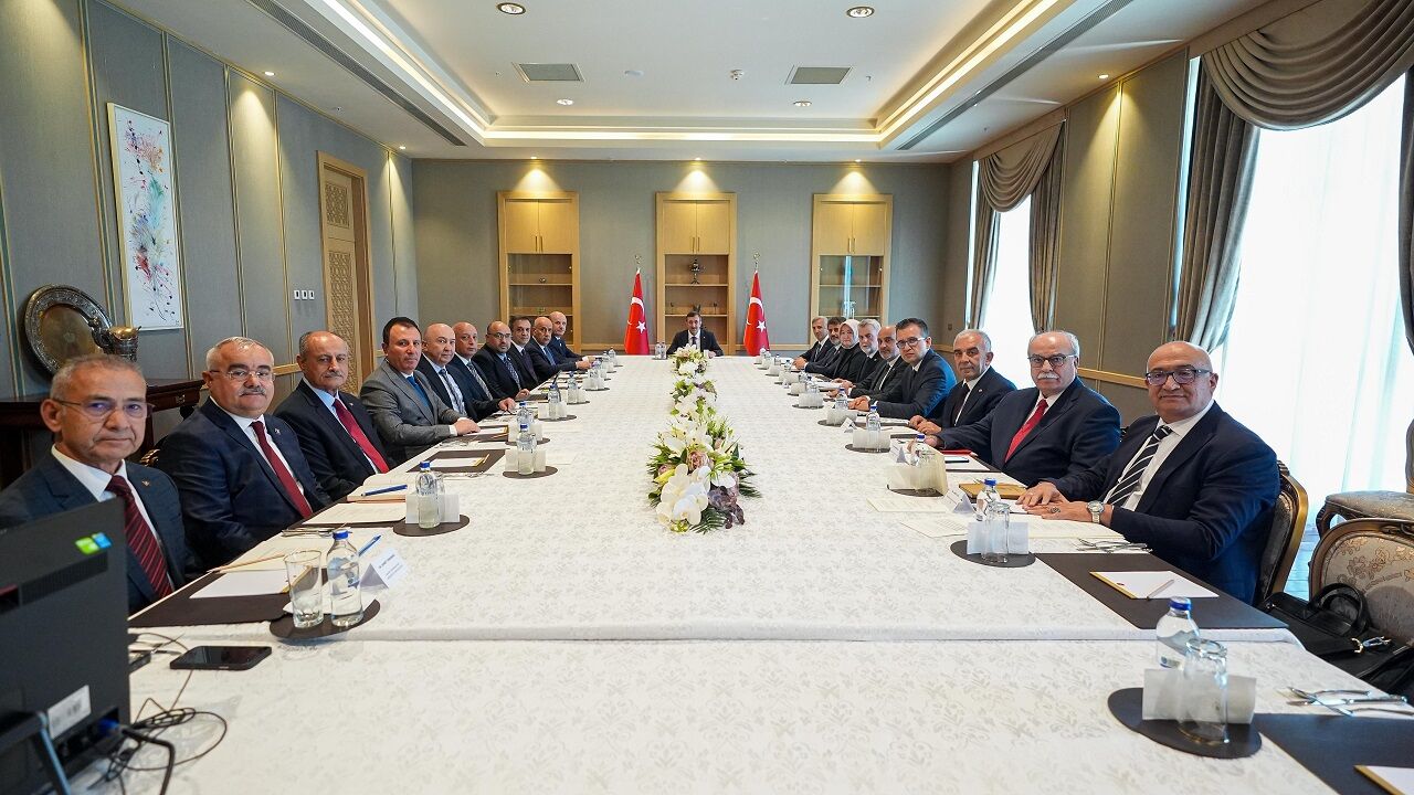 Kahramanmaraş Heyetinden Cumhurbaşkanı Yardımcısı Yılmaz'a Ziyaret (1)