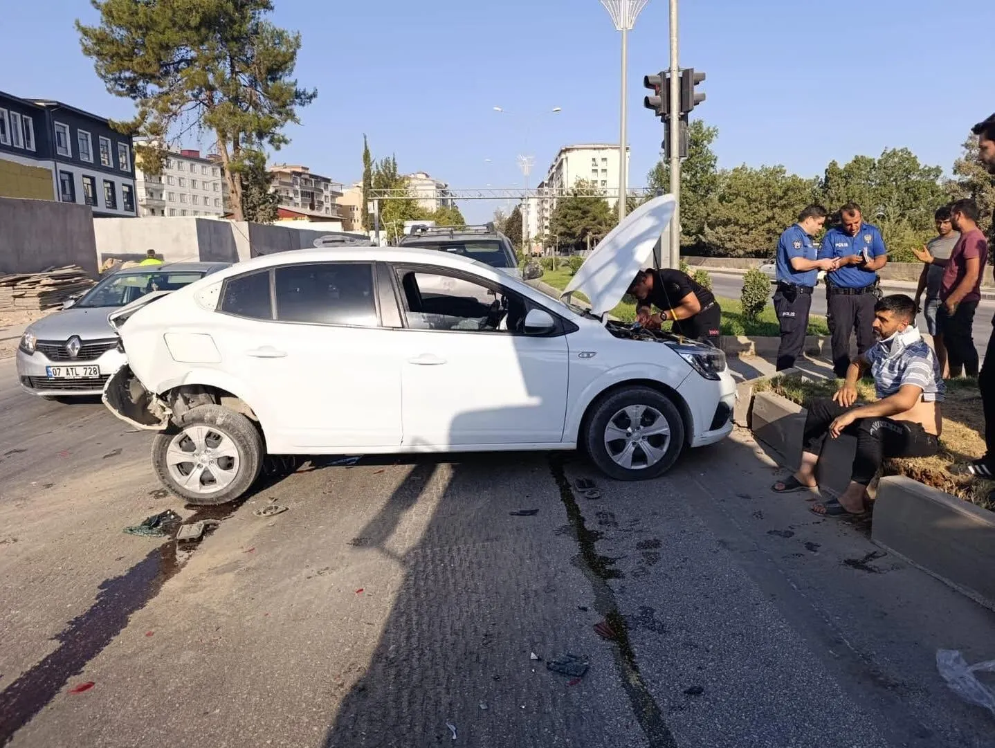 Kahramanmaras Pazarcikta Korkutan Kaza Yarali Vatandas Hastaneye Sevk Edildi 3