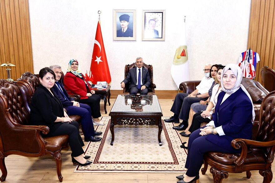 Kahramanmaraş Valisi Ünlüer, Nüfus Müdürlüğü Heyetini Ağırladı1