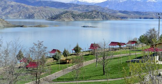 Baskan Erkoc Menzelet Mesire Alaninda H12239