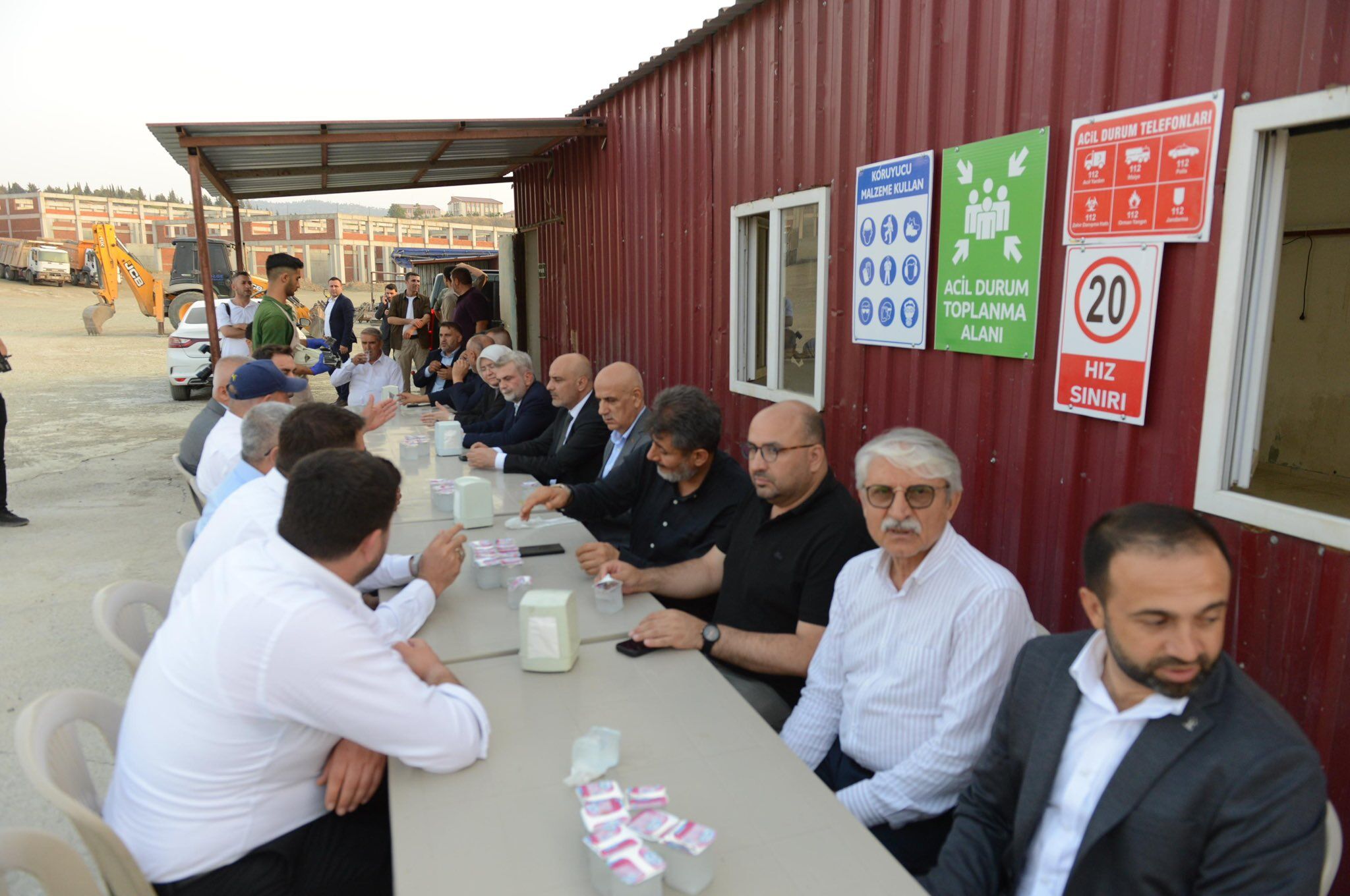 Gx Xja37 W8 A A E I Q