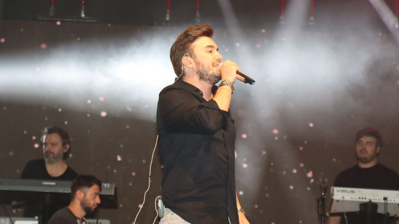 Mustafa Ceceli Bu Akşam Kahramanmaraş'ta Sahne Alacak (1)