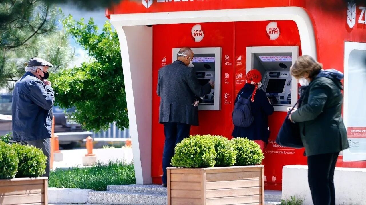 ATM'lerden para çekerken dikkat: Bu yaşanırsa hemen yardım isteyin 1