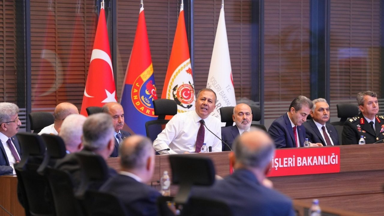 Vali Ünlüer, Bakan Yerlikaya Başkanlığındaki Toplantıya Katıldı (1)