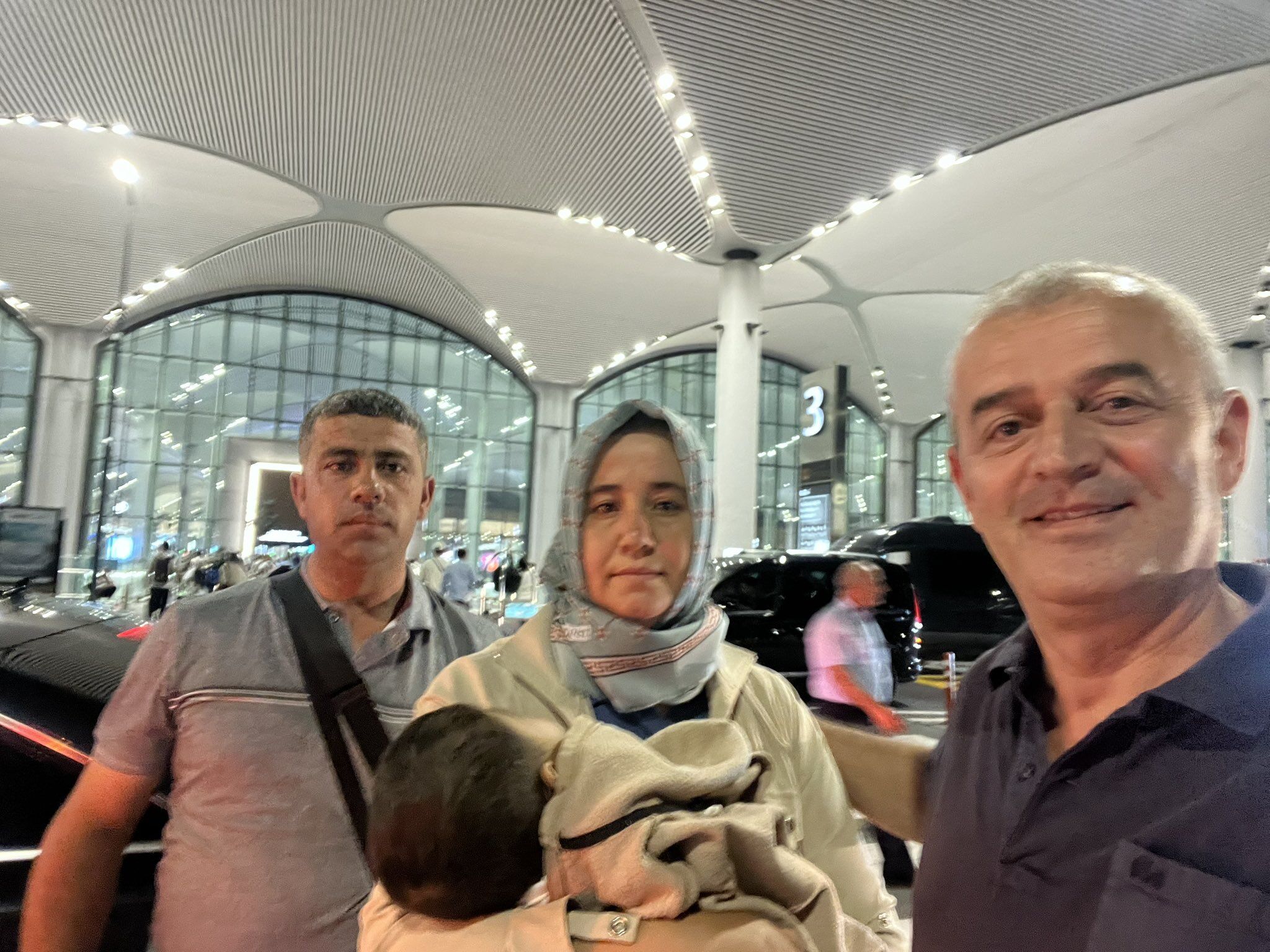 G1U K Zbl W E A E C Xw N