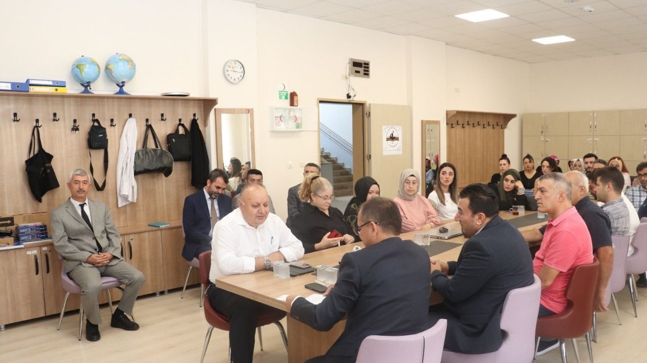 İl Milli Eğitim Müdürü Baydur, Yeni Yıl Öncesi Öğretmenlerle Buluştu (1)