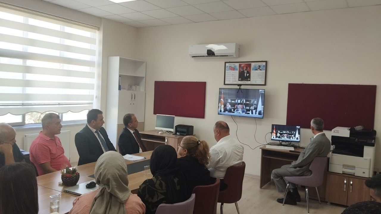 İl Milli Eğitim Müdürü Baydur, Yeni Yıl Öncesi Öğretmenlerle Buluştu (2)