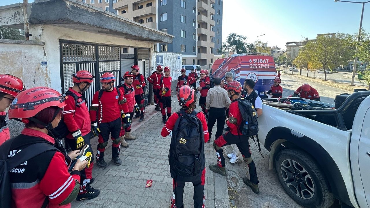 Kahramanmaraş’ta 6 Şubat Arama Kurtarma Derneği Eğitimini Tamamladı (1)