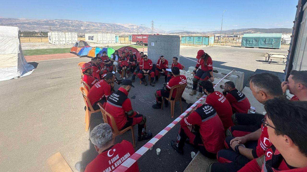 Kahramanmaraş’ta 6 Şubat Arama Kurtarma Derneği Eğitimini Tamamladı (2)
