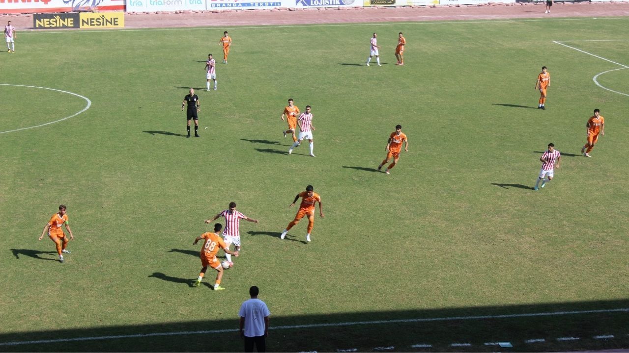 Kahramanmaraş’ta Apartman Dairesi Alevlere Teslim Oldu (1)-1