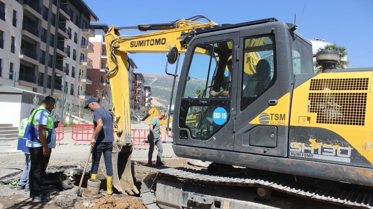 Kahramanmaraş’ta Fırlayan Tıpa Yolu Göle Çevirdi (1)
