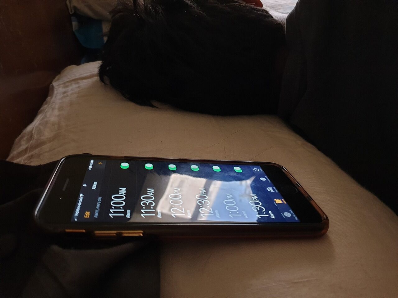 Uyanır Uyanmaz Telefon