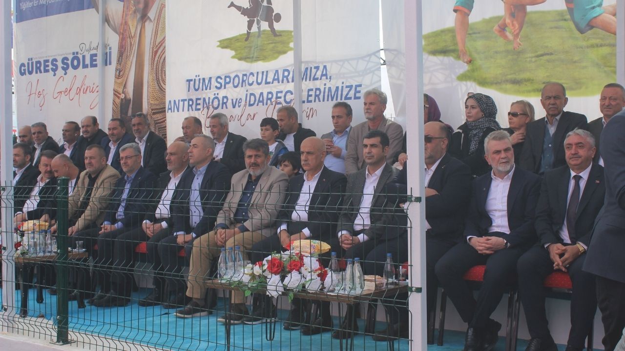 14. Bertiz Kısa Şalvar Güreş Festivali Coşkuyla Gerçekleşti (3)