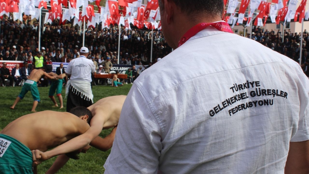 14. Bertiz Kısa Şalvar Güreş Festivali Coşkuyla Gerçekleşti (4)