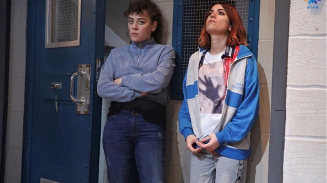 Avlu Dizisi 2. Sezonuyla Ekranlara Geri Dönüyor! Kadroda Ceren Moray'da Var-1