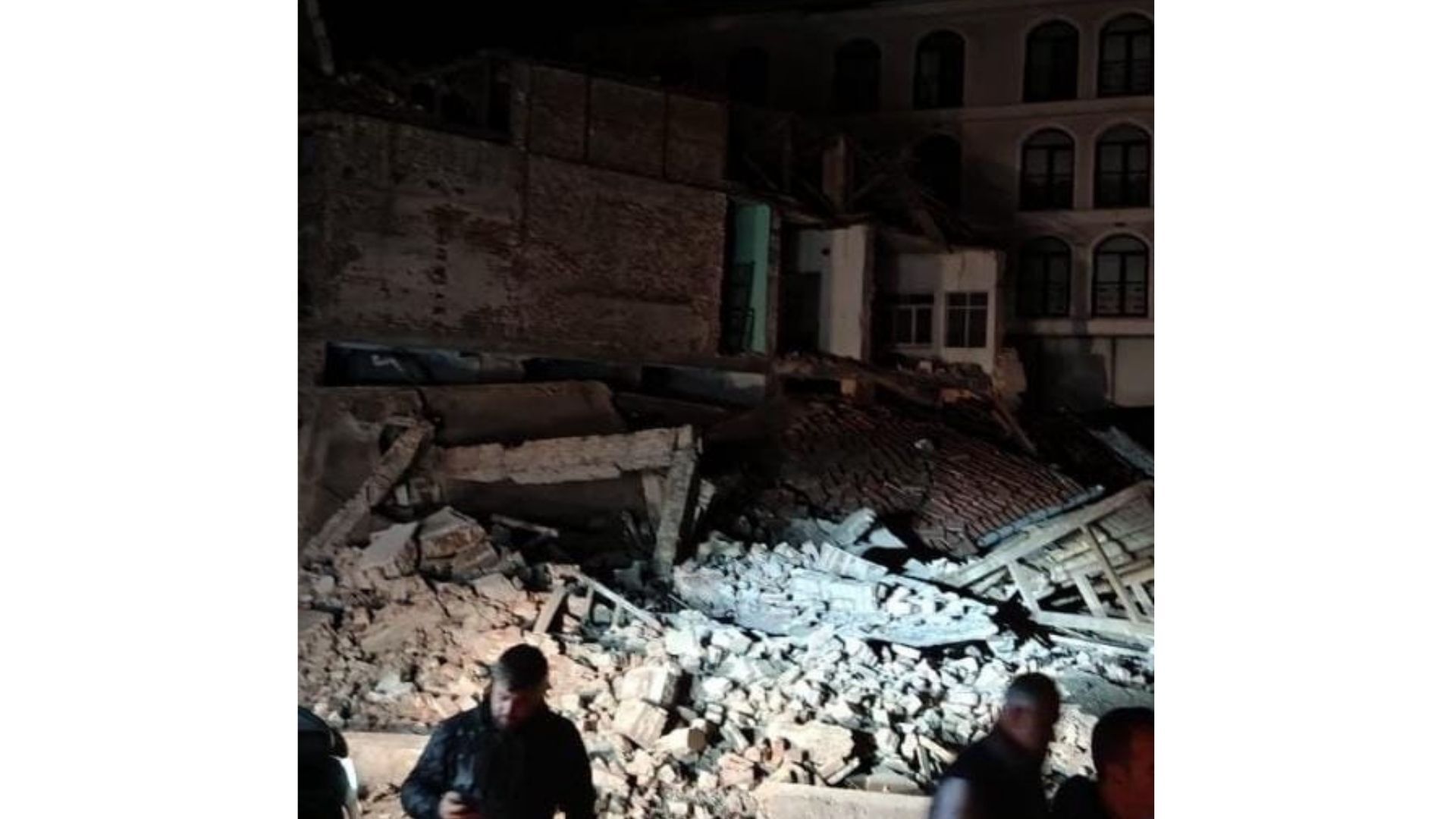 Balıkesir'de 6.1 Deprem Oldu (2)