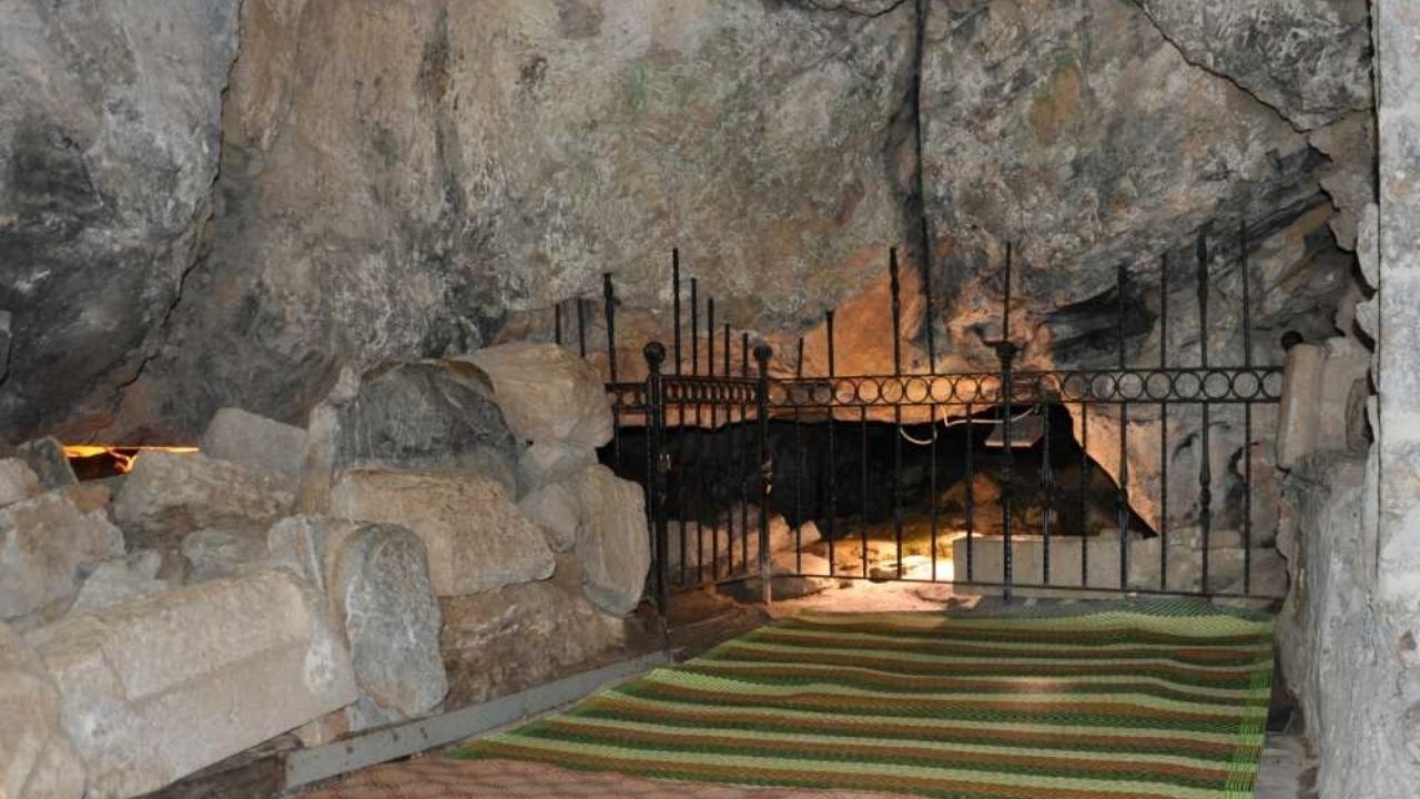 Eshabı Kehf Külliyesi (1)