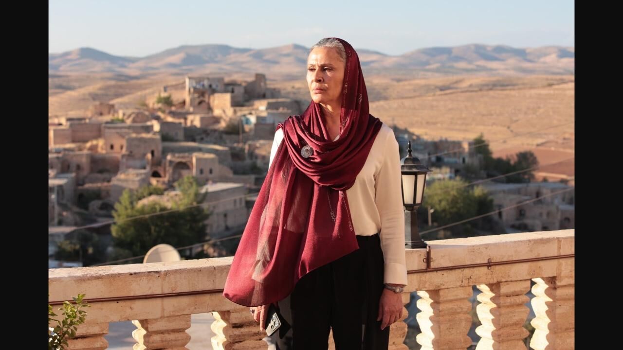 Gonca Cilasun’dan “Uzak Şehir”Deki Sadakat Yorumu “Sadakat Benim Kızım!” (1)