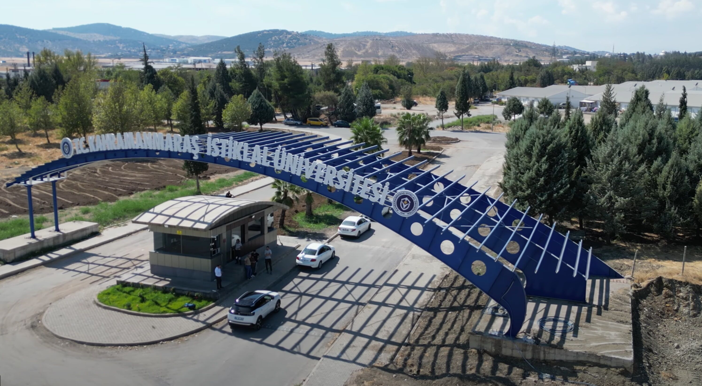 Istiklal Universitesi 14 Akademisyen Aliyor Son Gun 3 Kasim 2