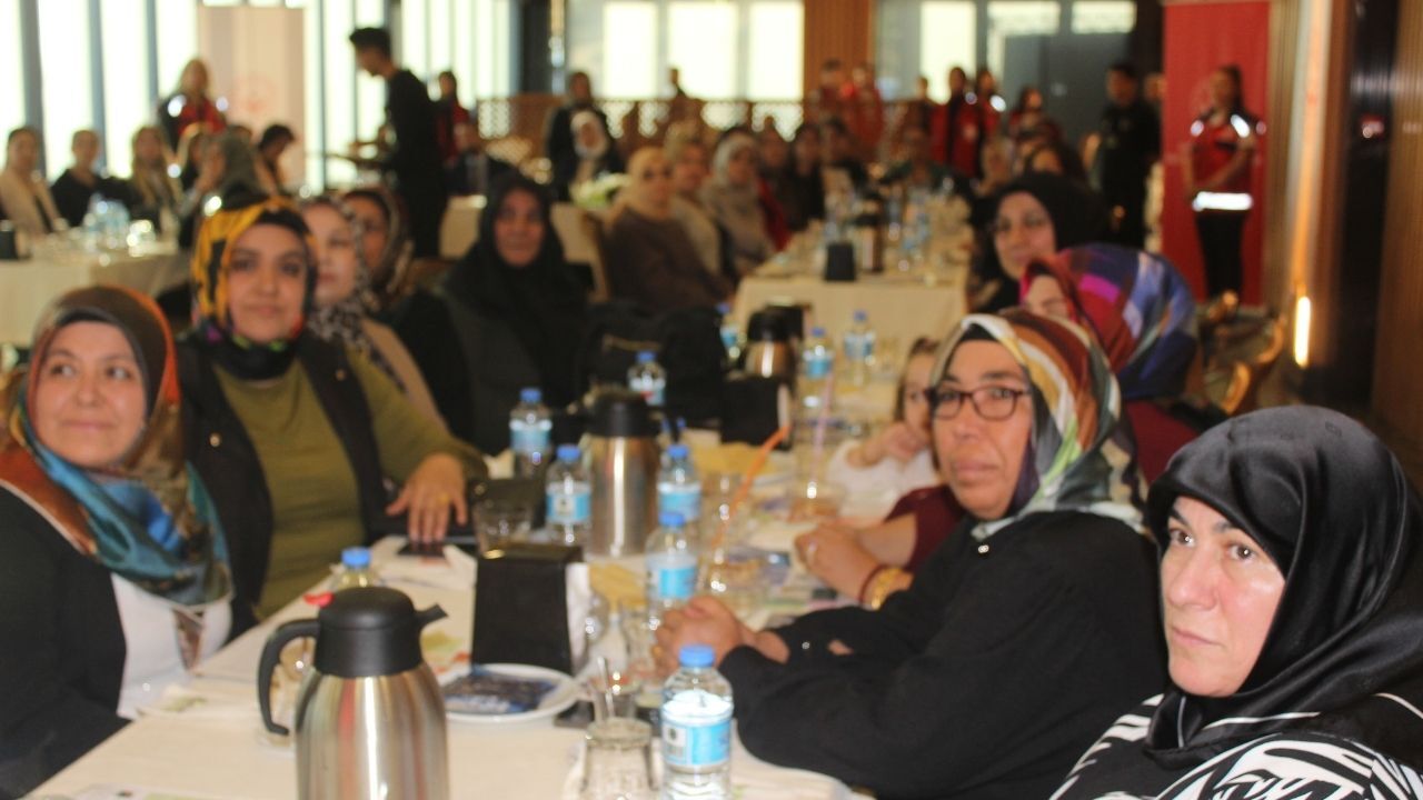 Kahraman Şehrin Gönül Elçileri Şairler Tepesi’nde Buluştu (2)