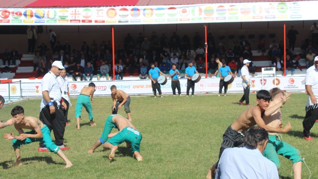 Kahramanmaraş, Kısa Şalvar Güreşinin Şampiyonlarına Ev Sahipliği Yapıyor (1)-1