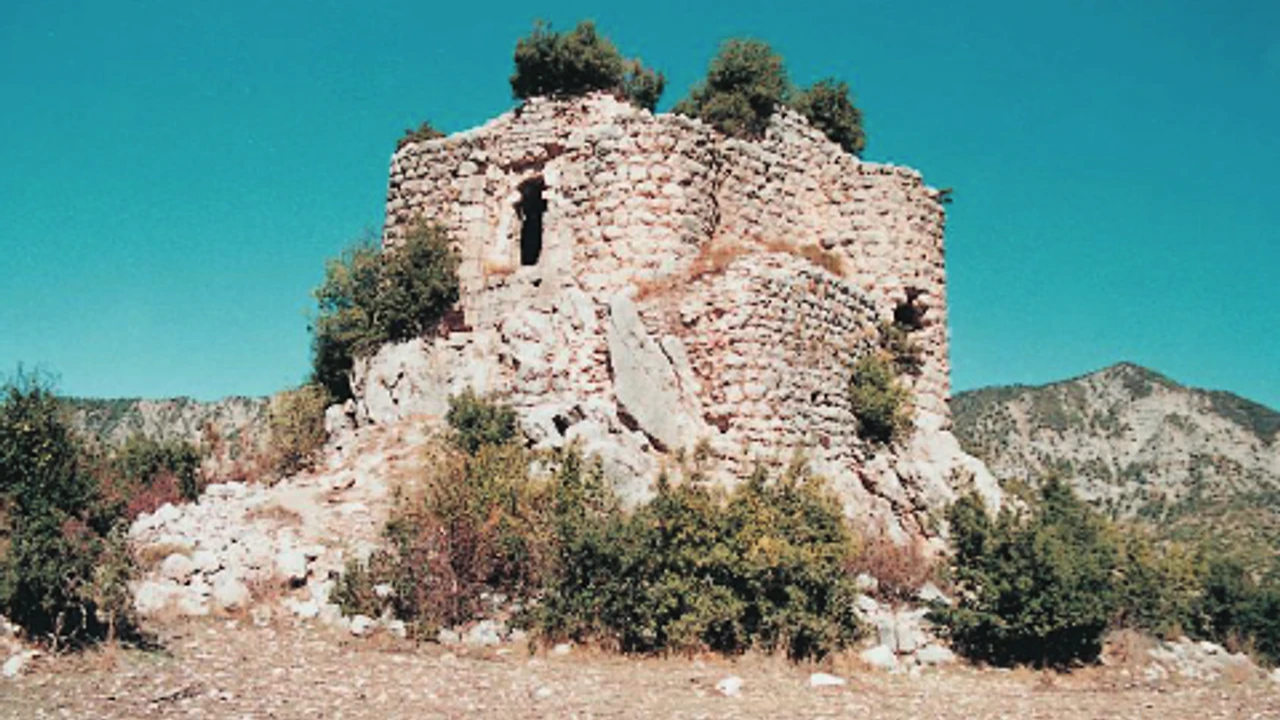 Kahramanmaraş’ın Dağlarında Zamana Direnen Kale 1000 Yıllık Sessiz Bekçi Hâlâ Ayakta!2