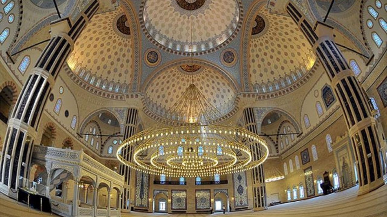 Kahramanmaraş’ın En Büyük Camisi Abdülhamid Han Cami (1)