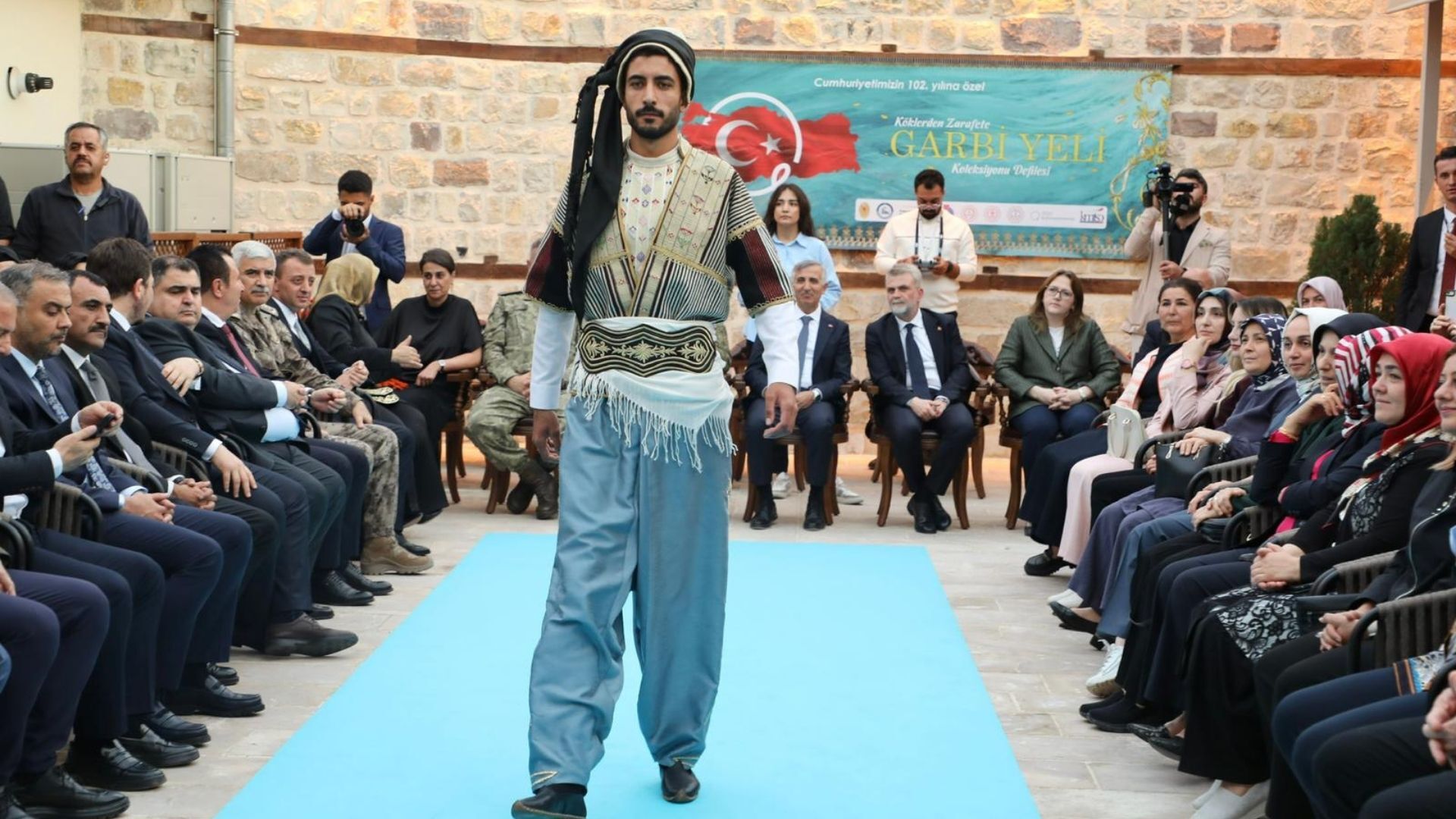 Kahramanmaraş'ın Sanat Rüzgarı Garbi Yeli Koleksiyonu Sahnelendi (1)