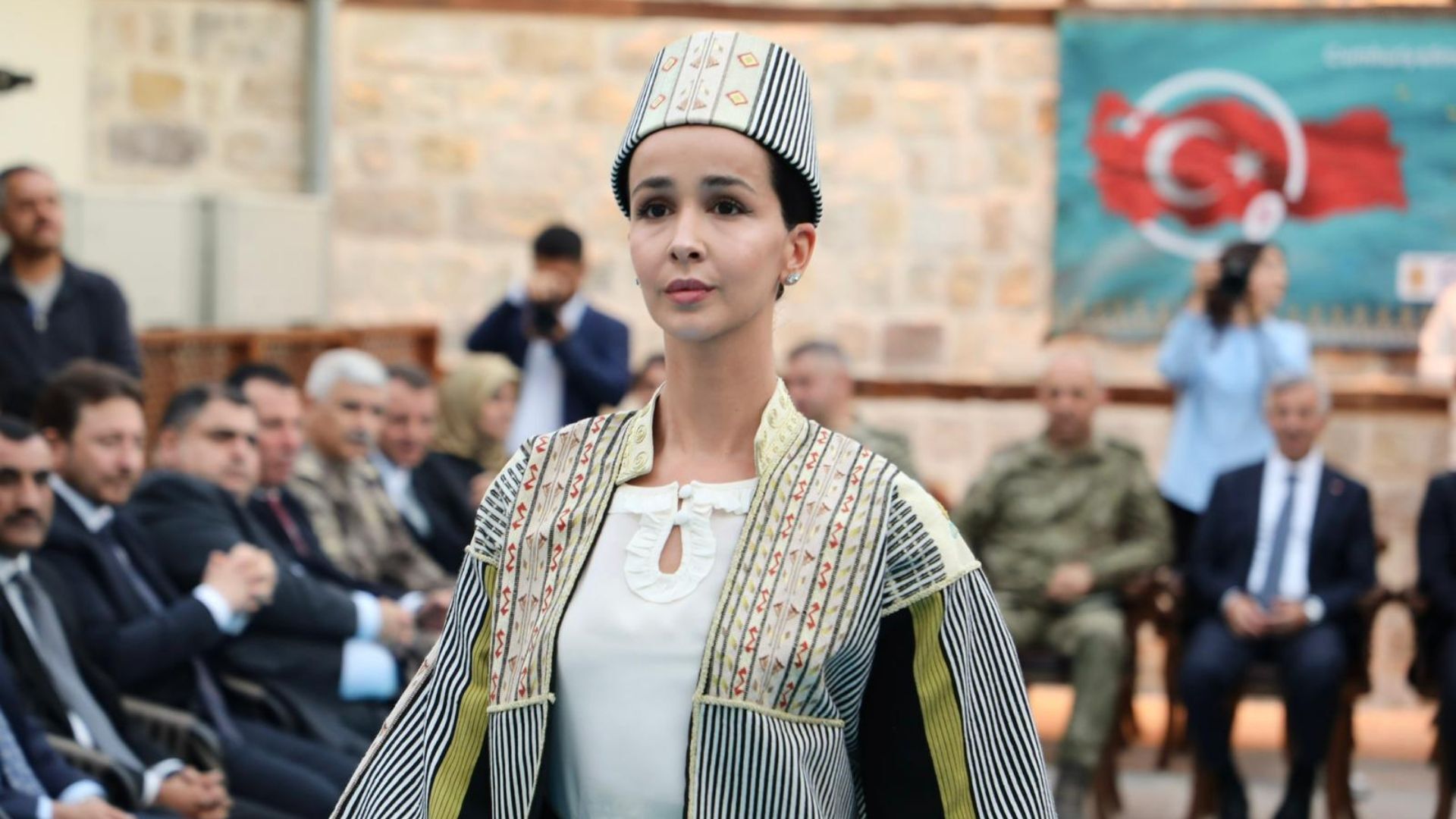 Kahramanmaraş'ın Sanat Rüzgarı Garbi Yeli Koleksiyonu Sahnelendi (2)